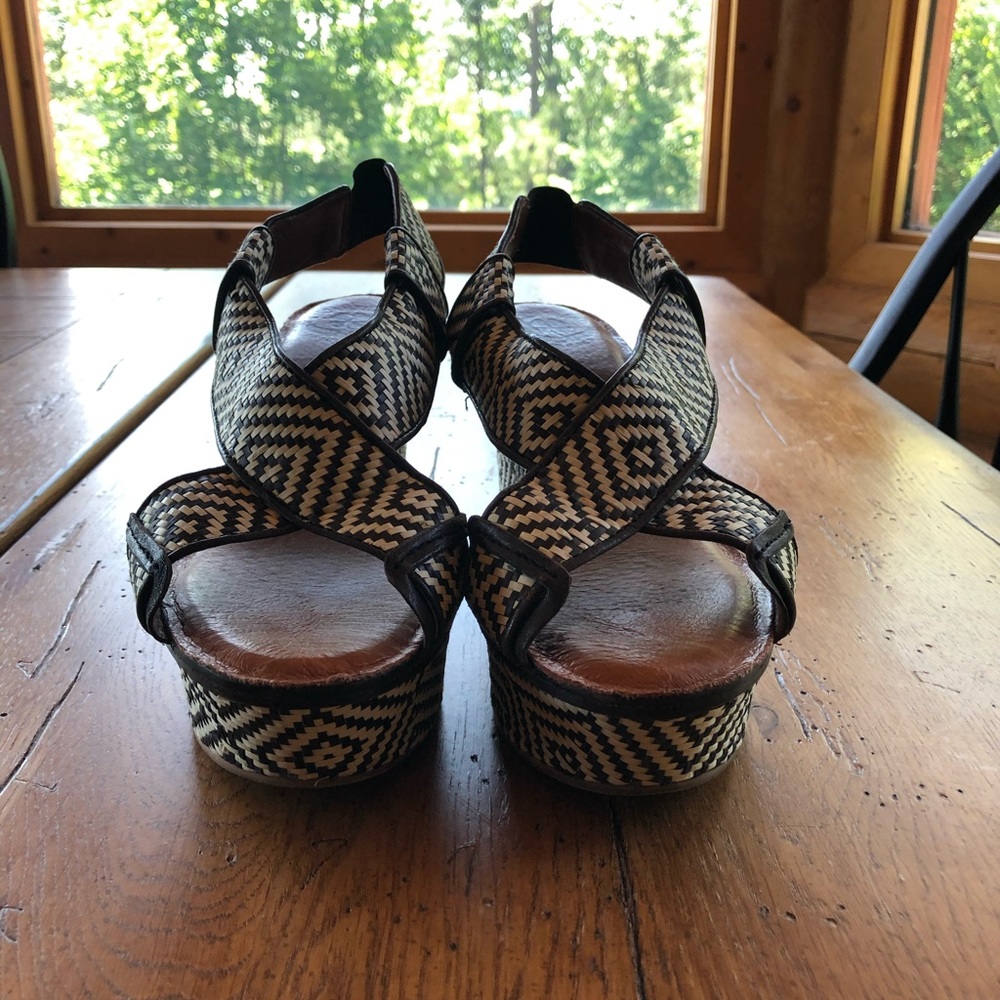 Lucky Brand Wedge Sandals Size 8